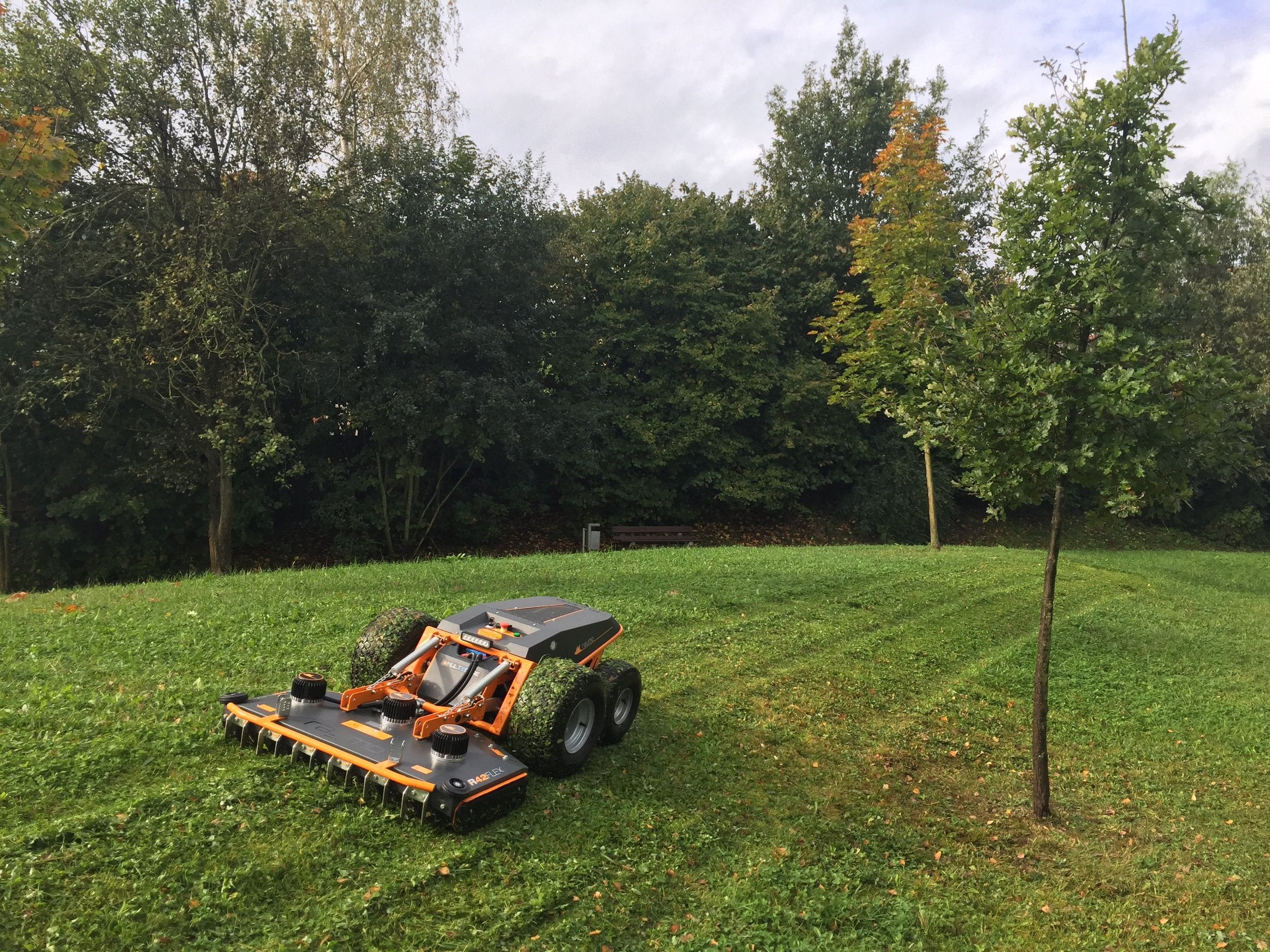 Raymo R48CRAFT - Remote Control Lawn Mower - Image 5