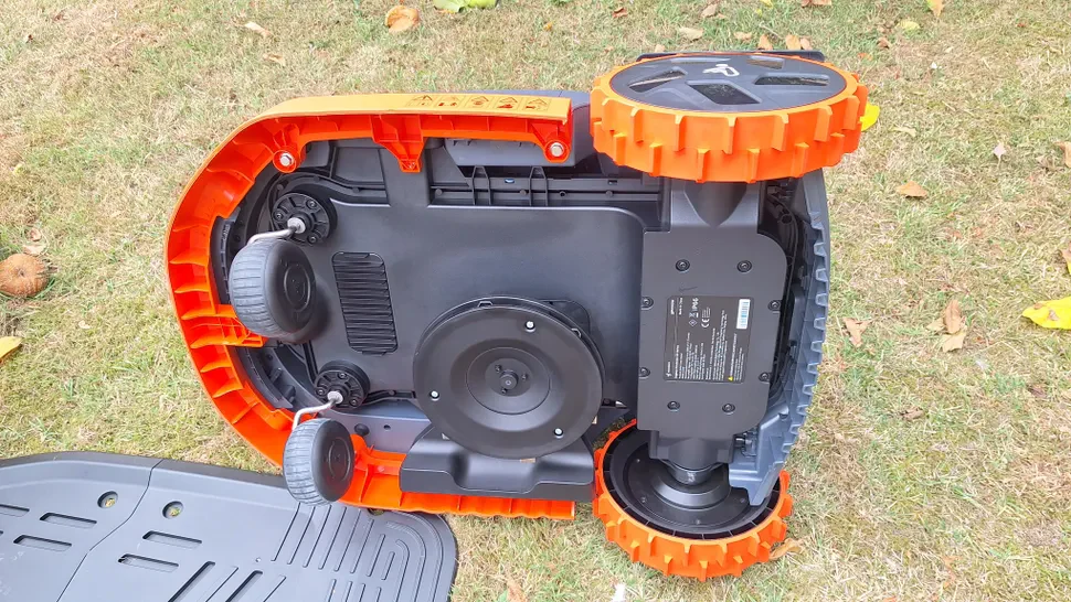 Segway Navimow X330A Robot Mower 3000m2 - Image 6